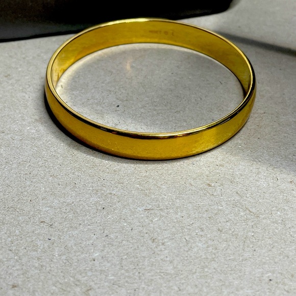 Monet Bangle Bracelet Gold tone Signed & Stamped Lg Vintage & Beautiful